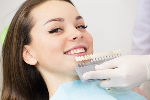 What Causes Porcelain Veneers To Fail?